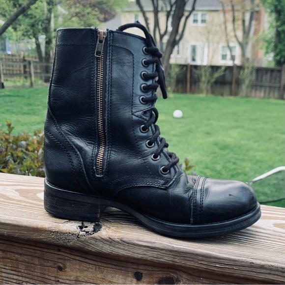 Black leather combat boots - Picture 4 of 9